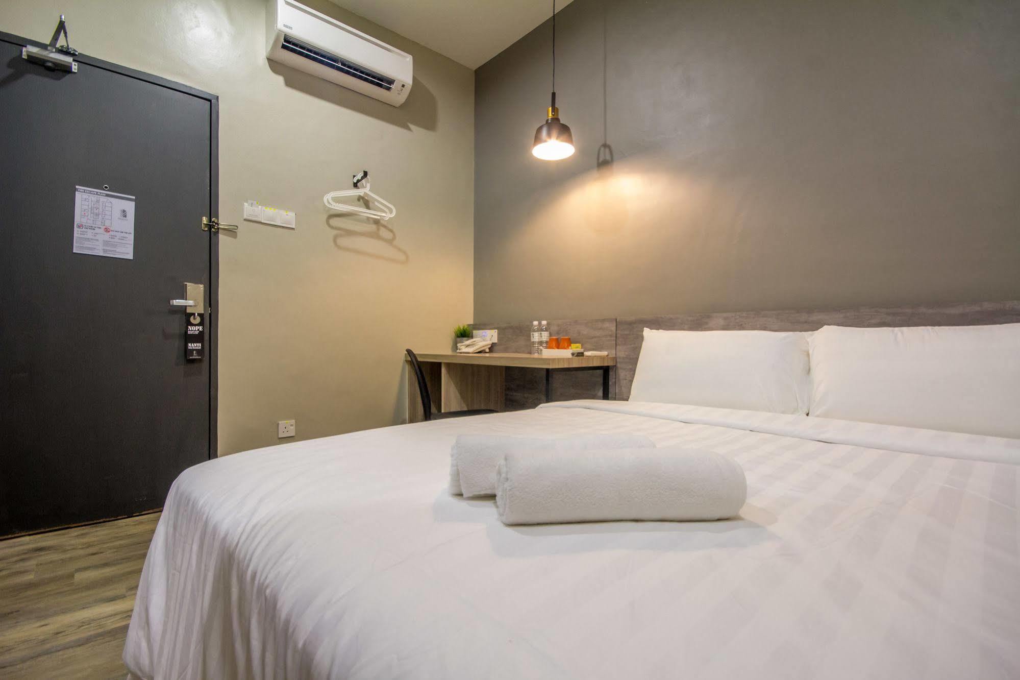 Chariton Hotel Alma Bukit Mertajam Exteriör bild