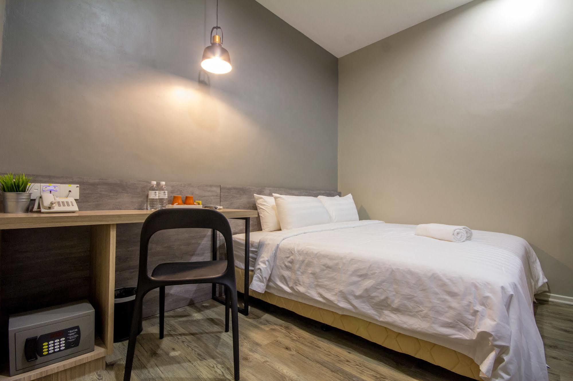 Chariton Hotel Alma Bukit Mertajam Exteriör bild