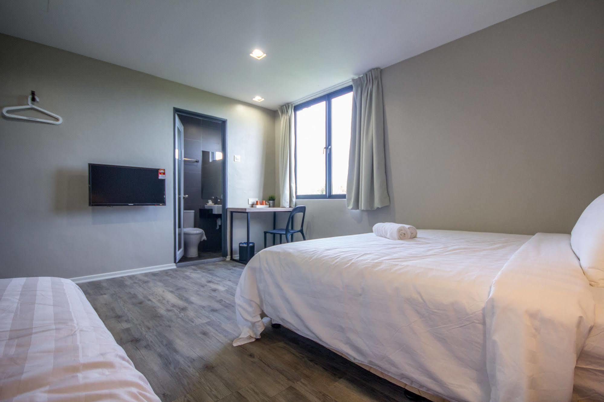 Chariton Hotel Alma Bukit Mertajam Exteriör bild